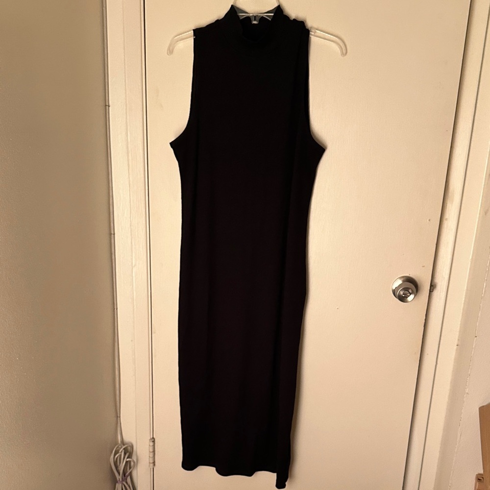 Elegant Black Sleeveless Dress
